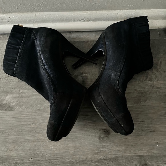 Chanel Blue Suede Booties - Picture 3 of 8